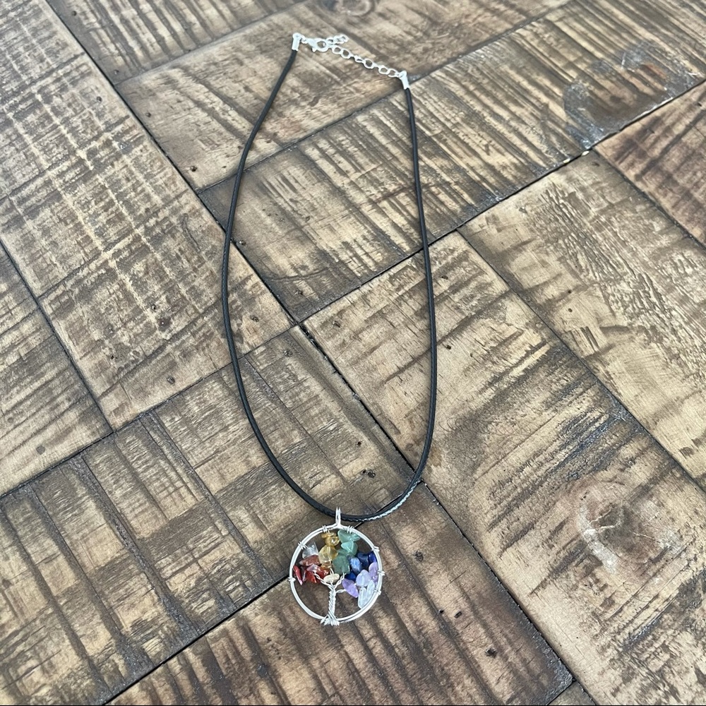 36mm Chakra Chip Wire Wrap Pendant Necklace - Picture 4 of 4